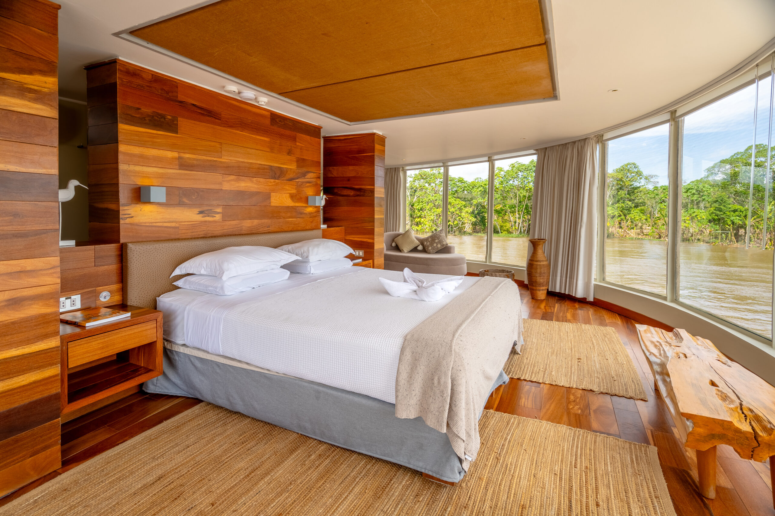 010 - Delfin III - Owner Suite