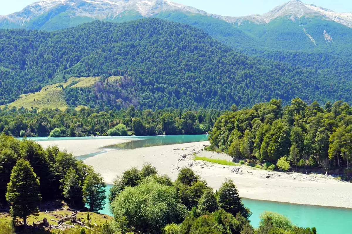 Carretera-Austral-Patagonia-scenery.jpg