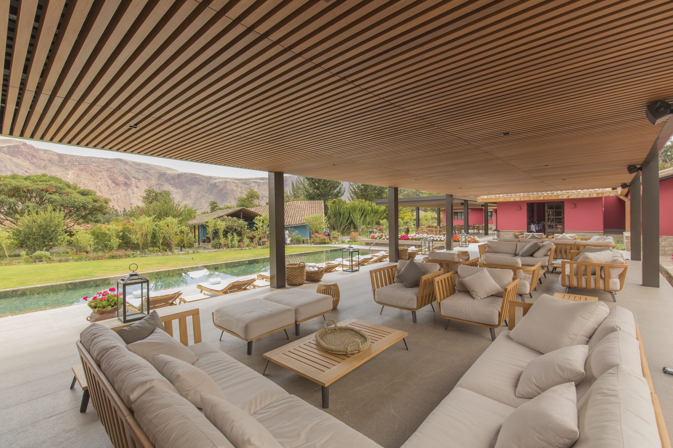 Lounge Area (1)