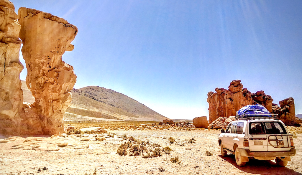 por-el-altiplano-boliviano-e1592764361978